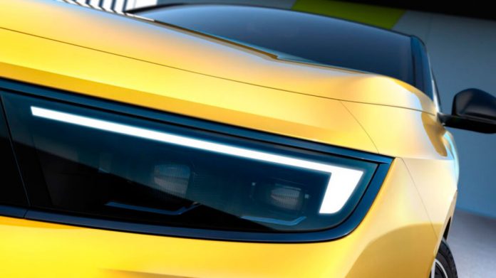 Новая Opel Astra показалась на тизерах