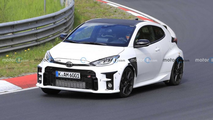 Германией тесты проходит «горячий» Toyota Yaris GR