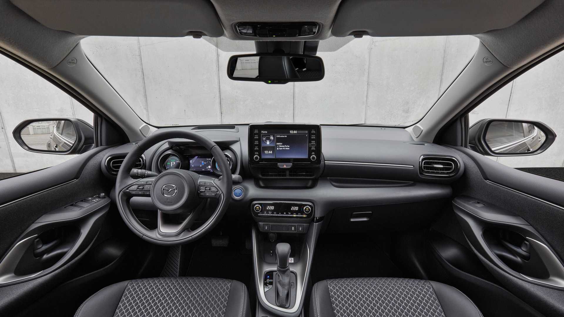 Состоялся дебют европейской версии новой Mazda2