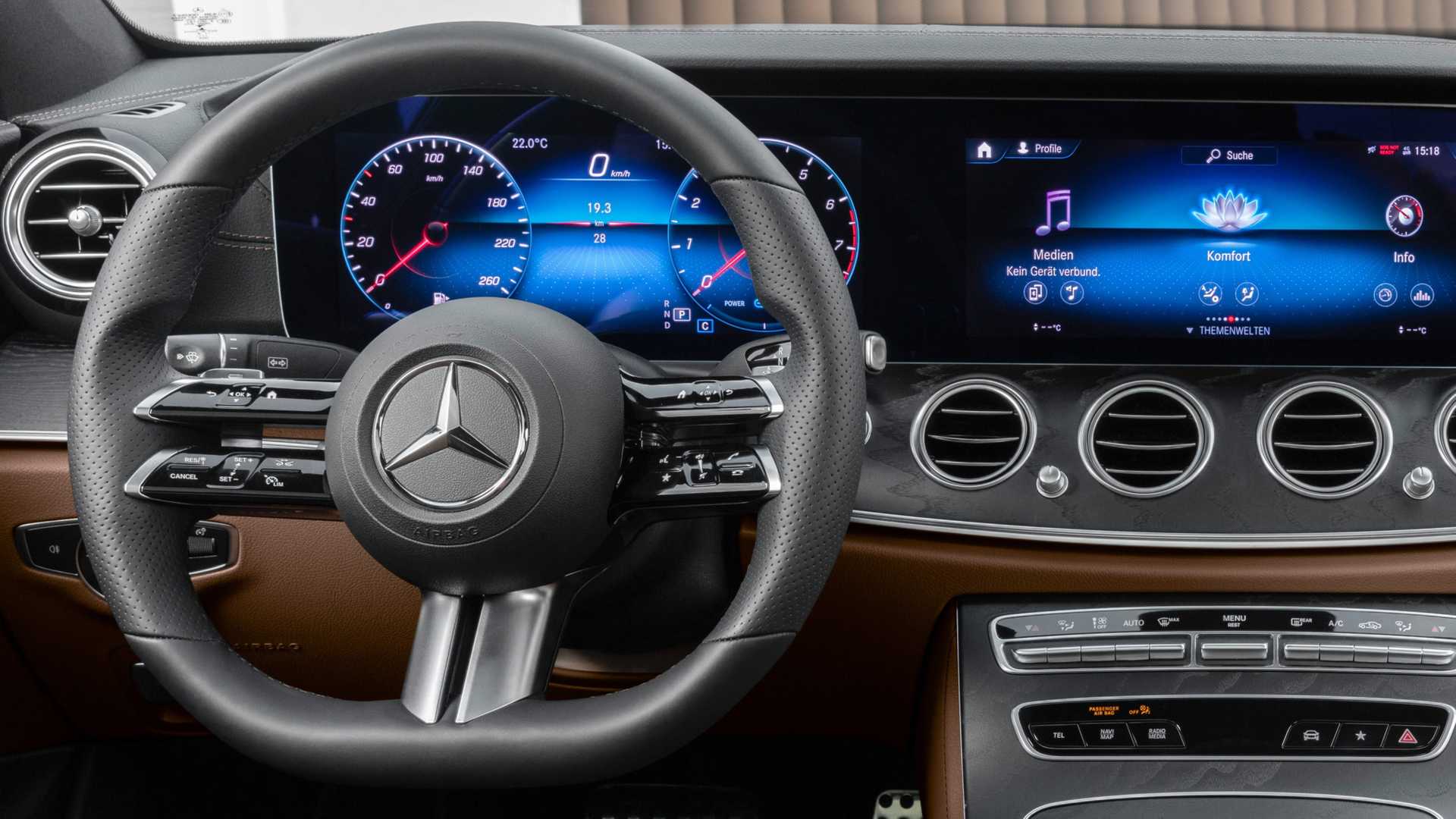 Пятое поколение Mercedes-Benz E-Class покидает конвейер