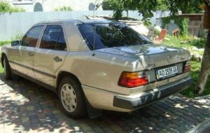 Mercedes-Benz E 300 1987 №23898 купить в Ужгород